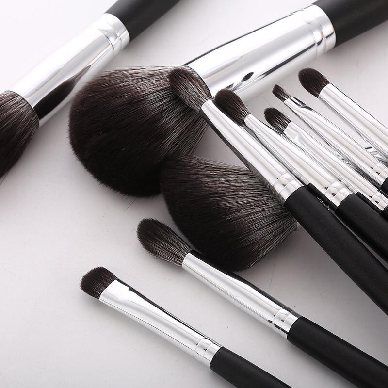 Large Powder Brush - Black