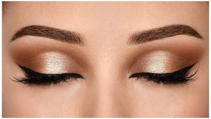 Dazzle and Shine: Exploring Glamorous Glitter Eyeshadow Makeup Looks with Glossy Glam Palette