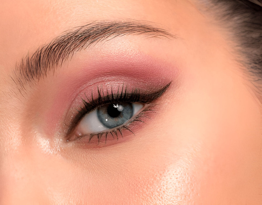 How to Build a Full Eye Look with One Palette - Brittany Cosmetics