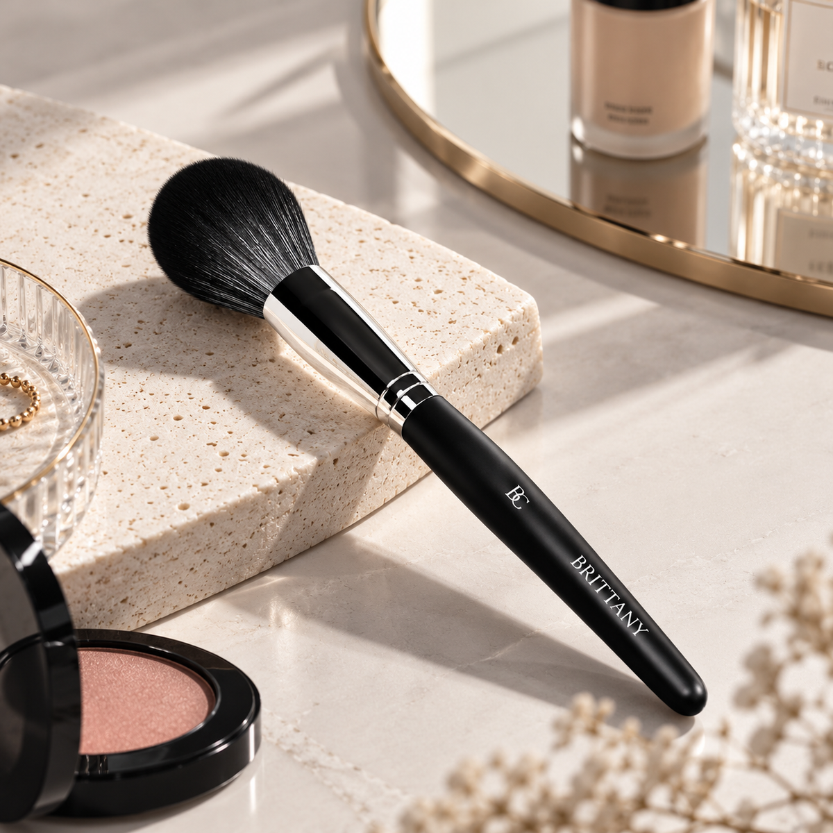 Achieve Radiant Skin with Our Large Powder Brush for Flawless Makeup Finishing