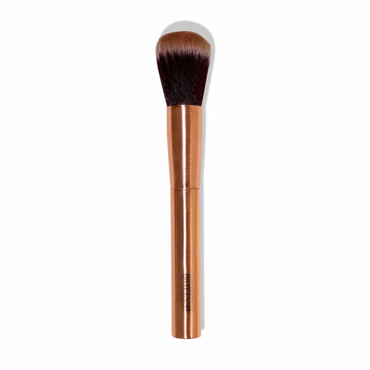 Brittany Cosmetics Finishing Powder Brush – fluffy powder brush for a light and natural finish