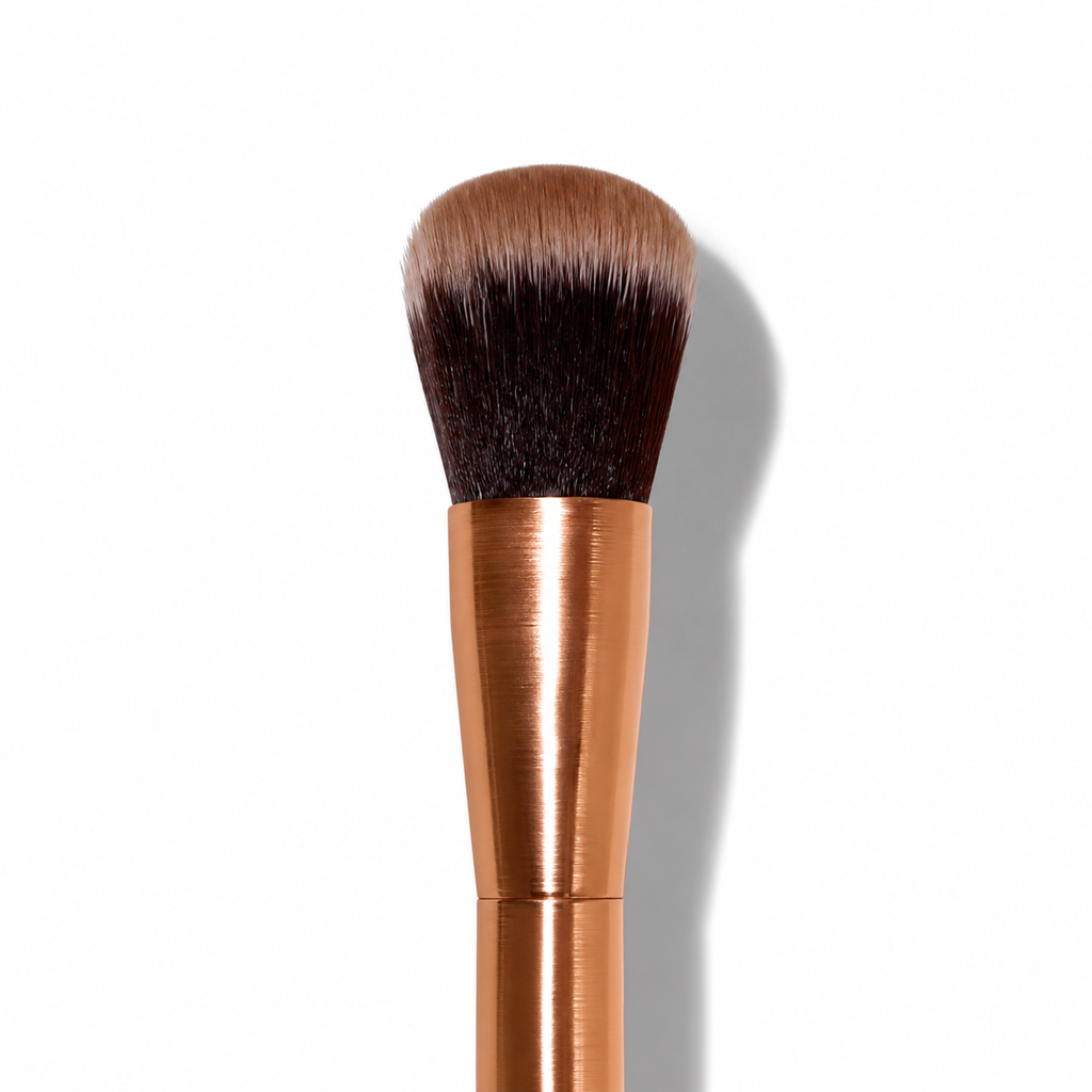 Achieve Flawless Skin with Our Luxurious Finishing Powder Brush for a Perfect Makeup Routine