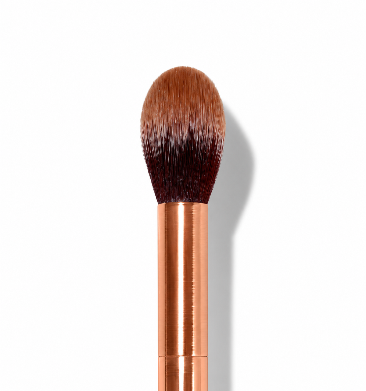 Flawless Highlight Brush: Elevate Your Glow with Effortless Precision