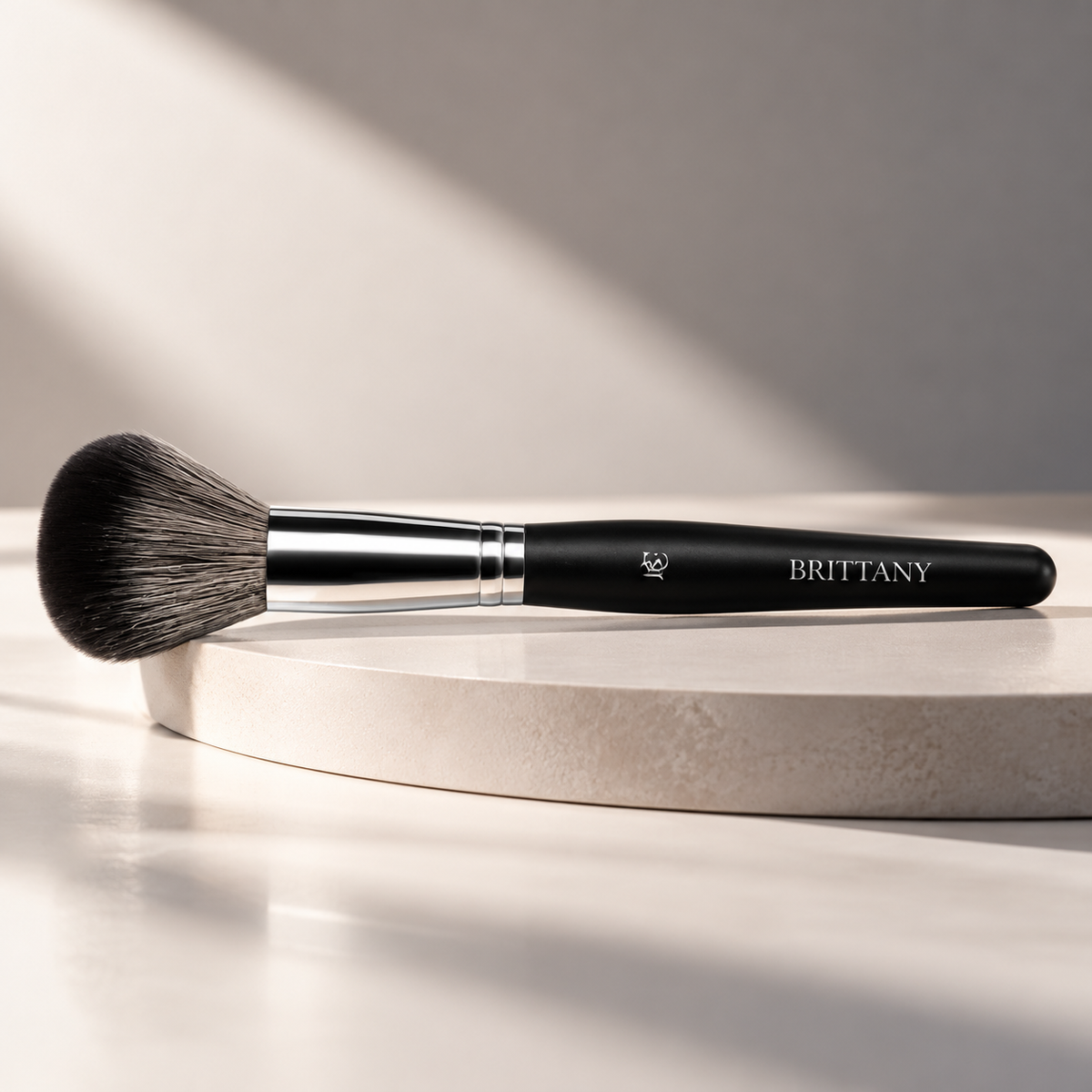Achieve Radiant Skin with Our Large Powder Brush for Flawless Makeup Finishing