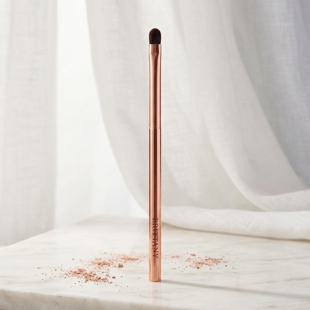Achieve Flawless Makeup with the Precision Eye Detail Brush